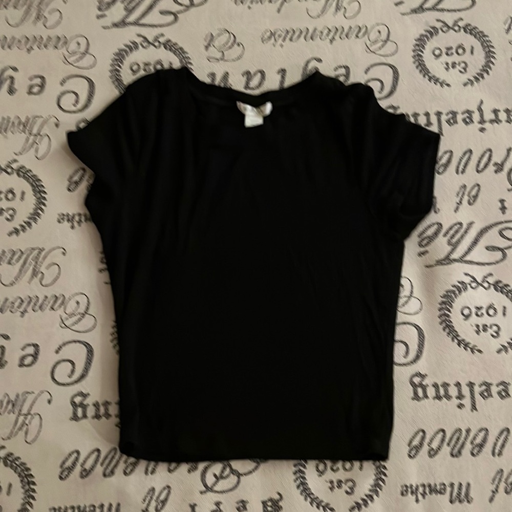 black tee
